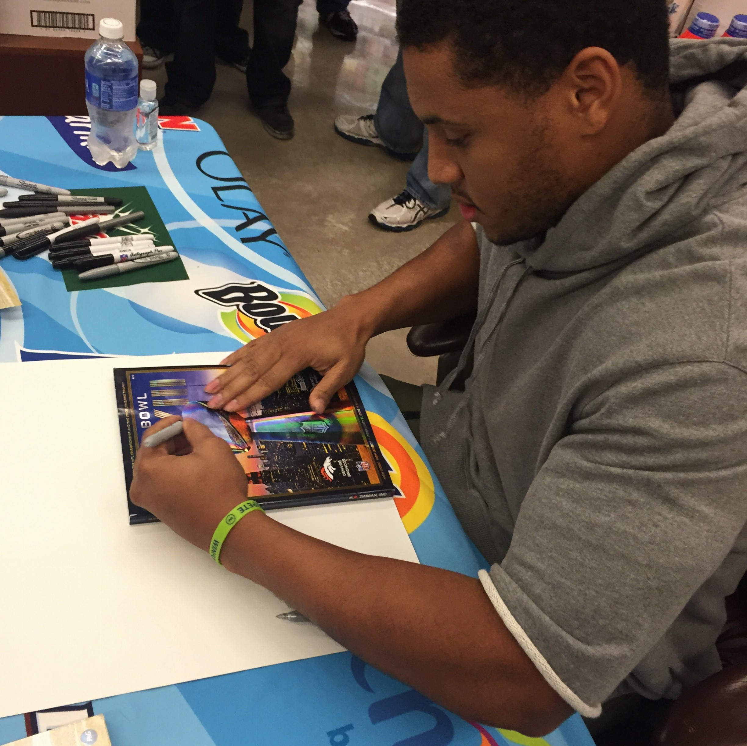 Tue Dec 09 2014 18-05-34 GMT-0800